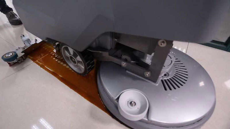 地板洗地機，投資還是費用？