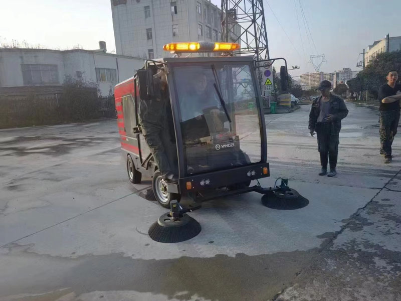 安徽廣信農化批量采購大型掃地機YZ-S14