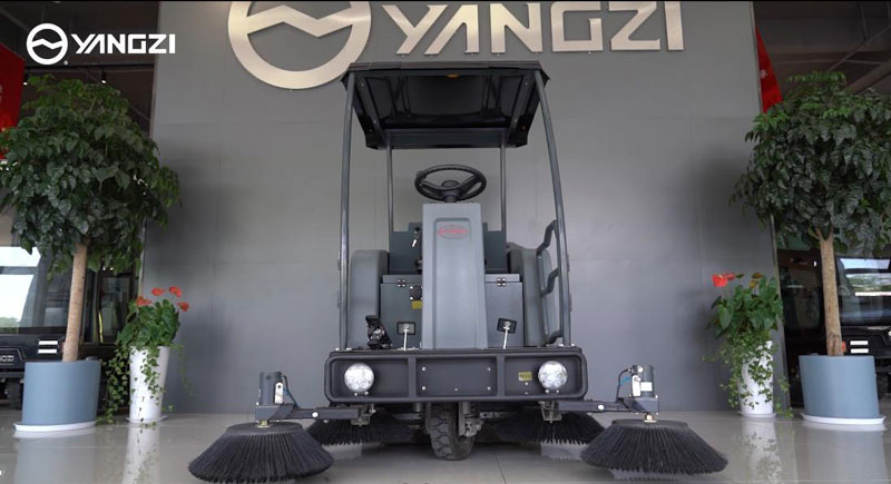 揚子工業掃地機