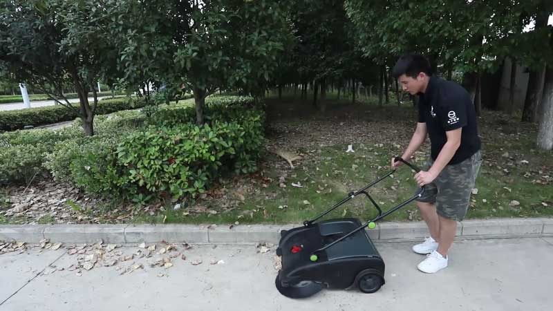 揚子工業掃地機