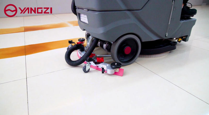 駕駛式全自動洗地機(jī)哪個牌子好